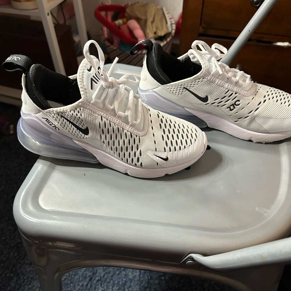 Nike 270 women’s 6.5